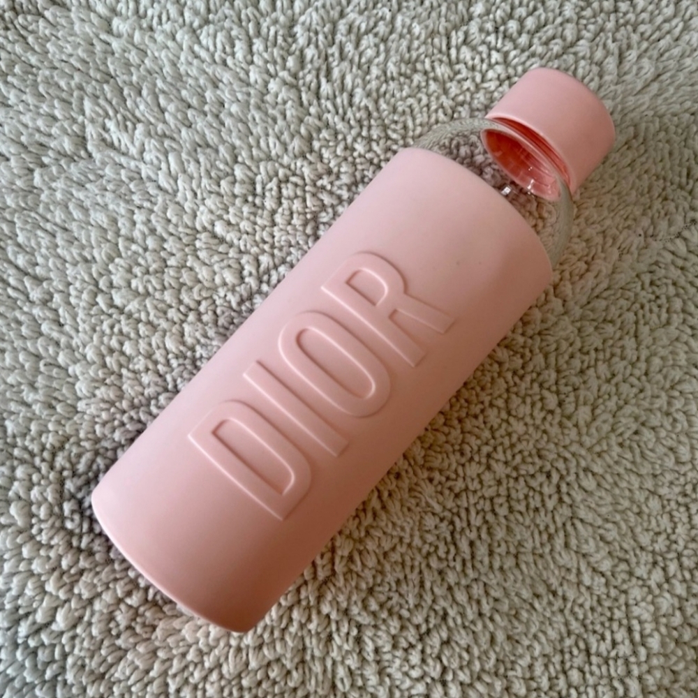 NIB Limited Edition Christian Dior Glass Water Bottle - Picture 6 of 10
